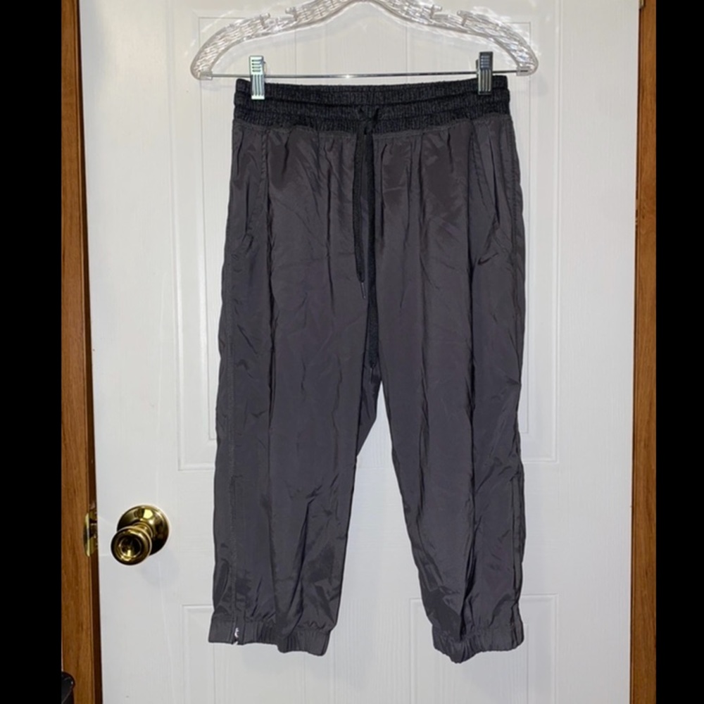 Army Green with Grey Waist Band SZ M Nike Capri